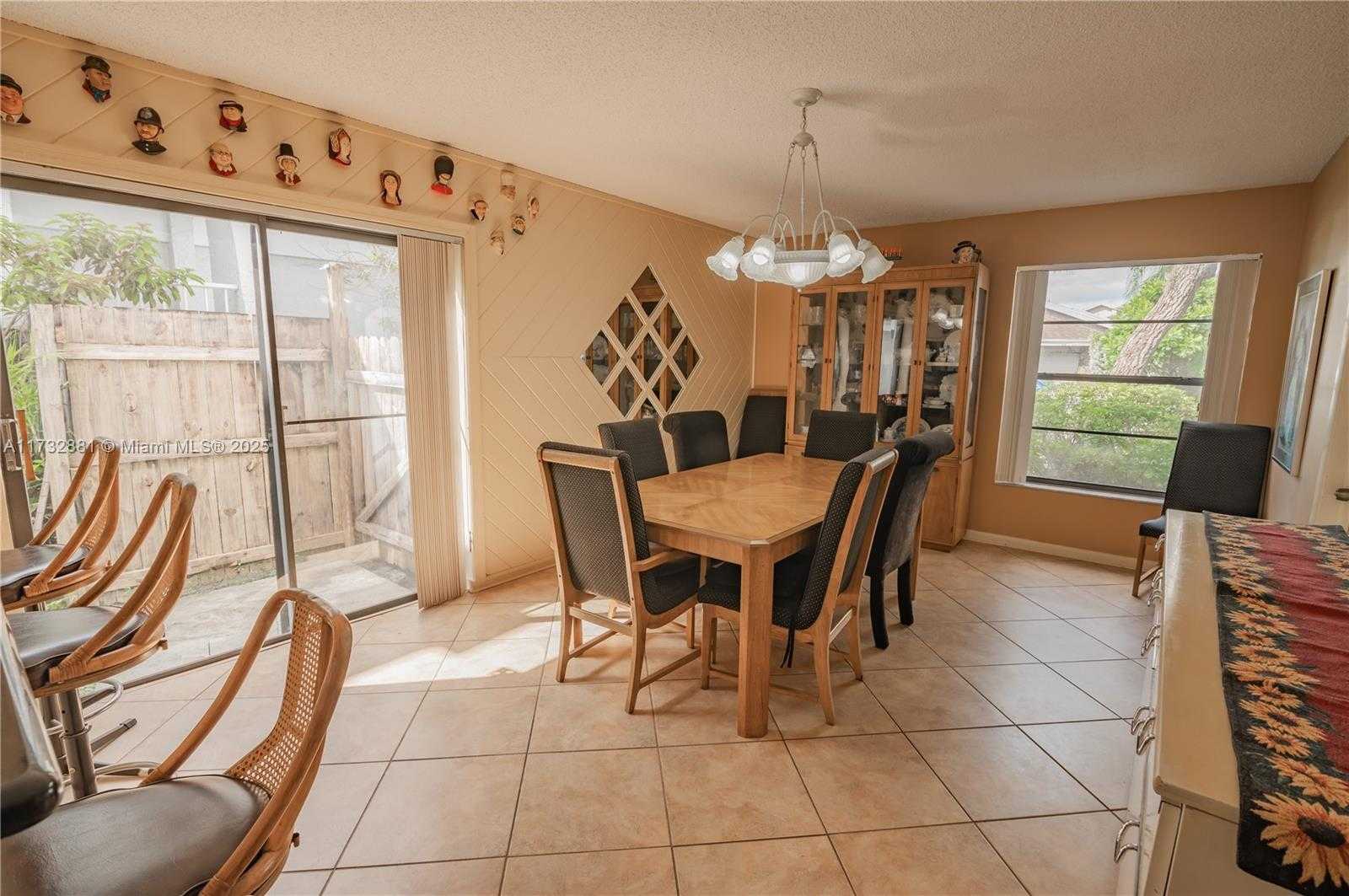 Small Image of 36 EASTMONT RD, Hollywood Number 15