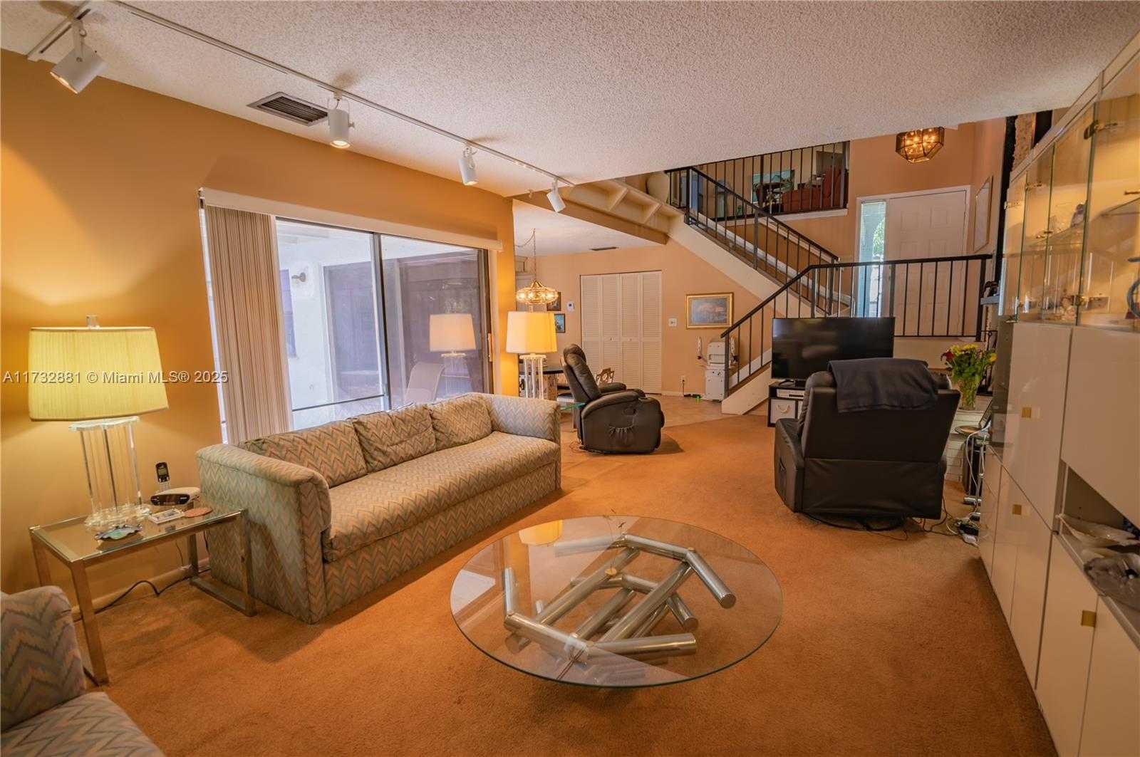 Small Image of 36 EASTMONT RD, Hollywood Number 17