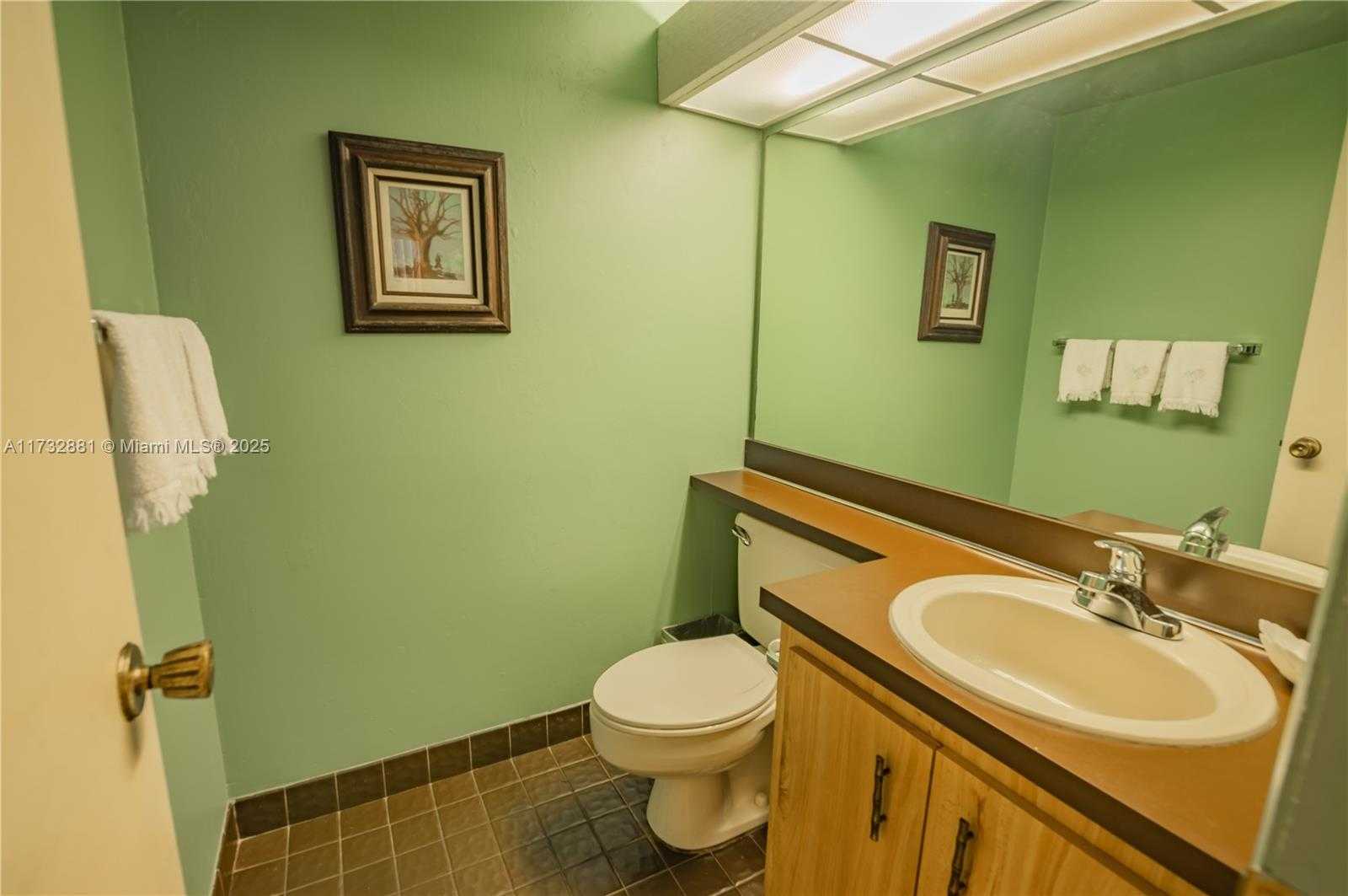 Small Image of 36 EASTMONT RD, Hollywood Number 18