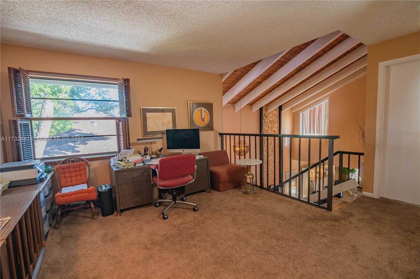 Small Image of 36 EASTMONT RD, Hollywood Number 20