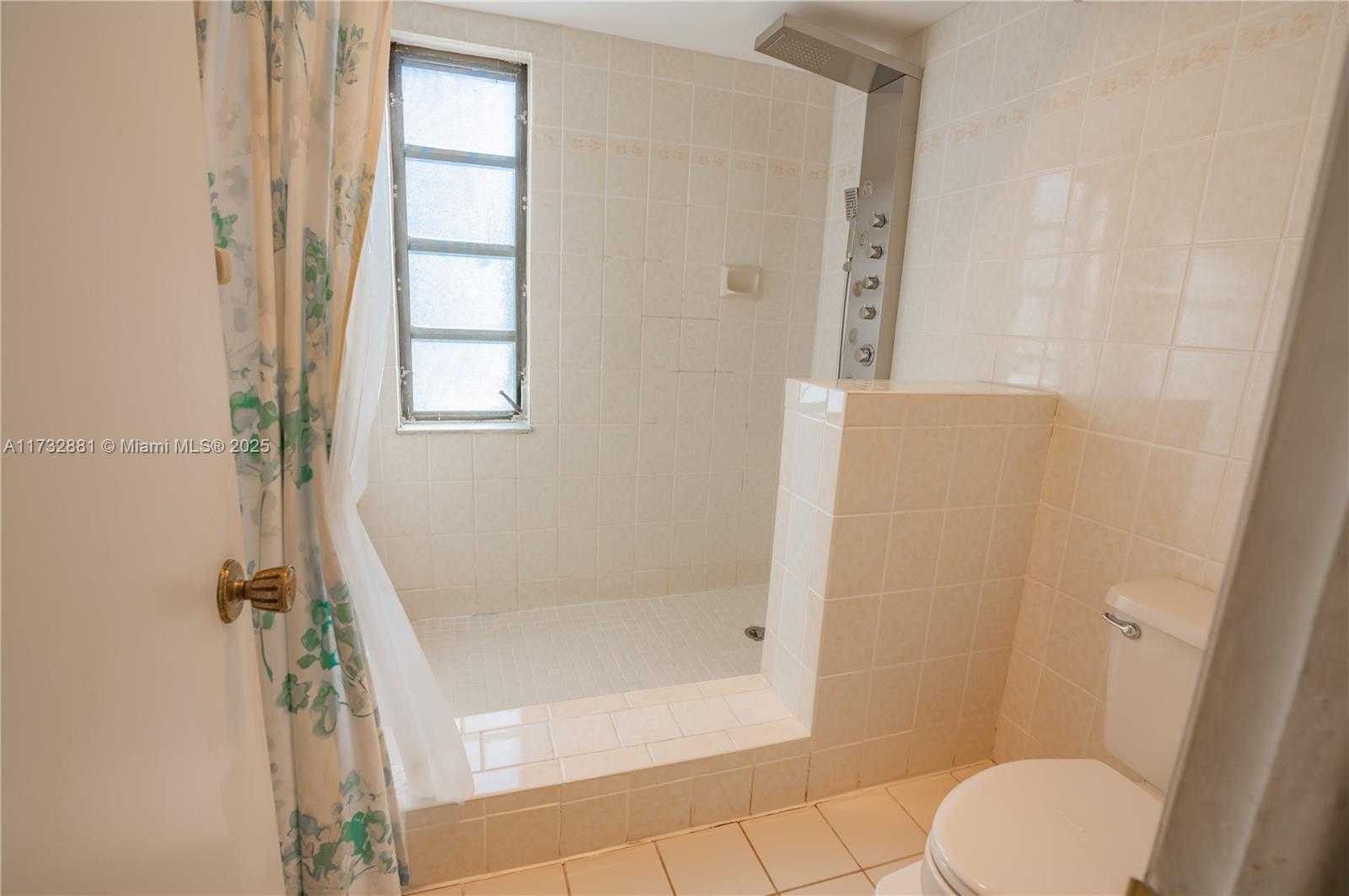 Small Image of 36 EASTMONT RD, Hollywood Number 22