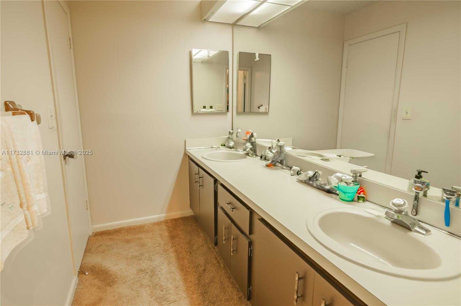 Small Image of 36 EASTMONT RD, Hollywood Number 24