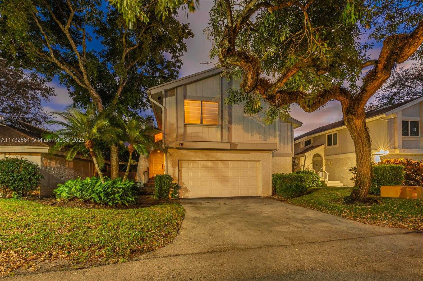 Small Image of 36 EASTMONT RD, Hollywood Number 3
