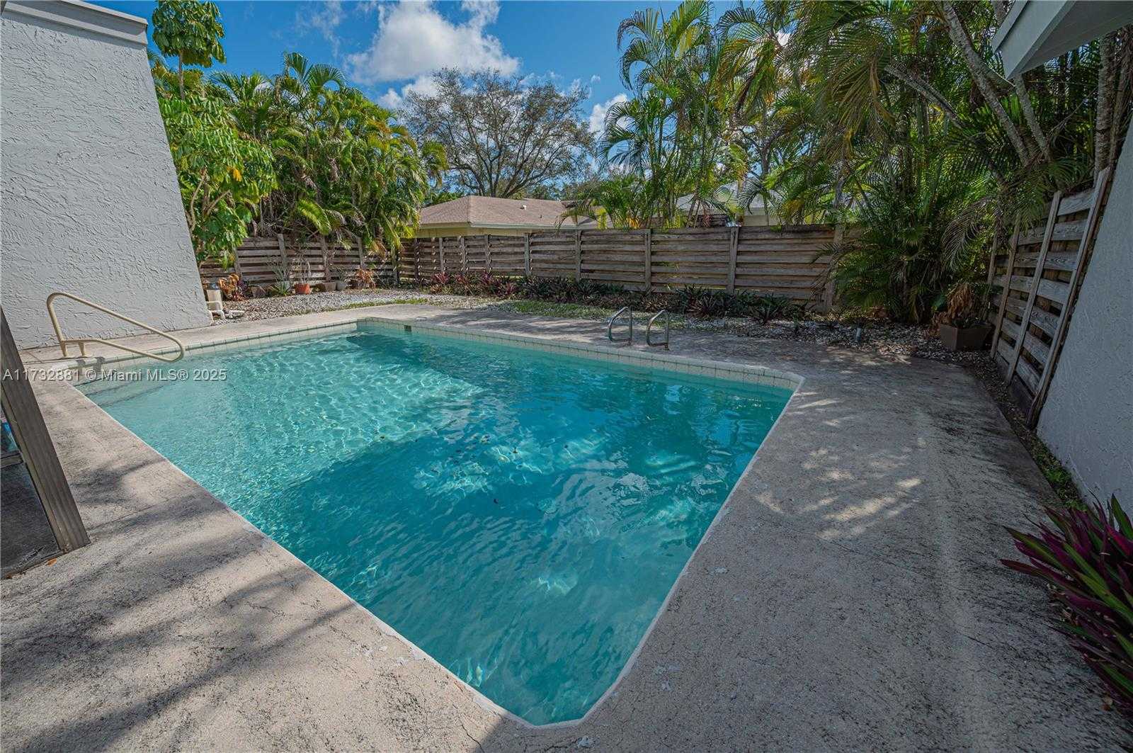 Small Image of 36 EASTMONT RD, Hollywood Number 5