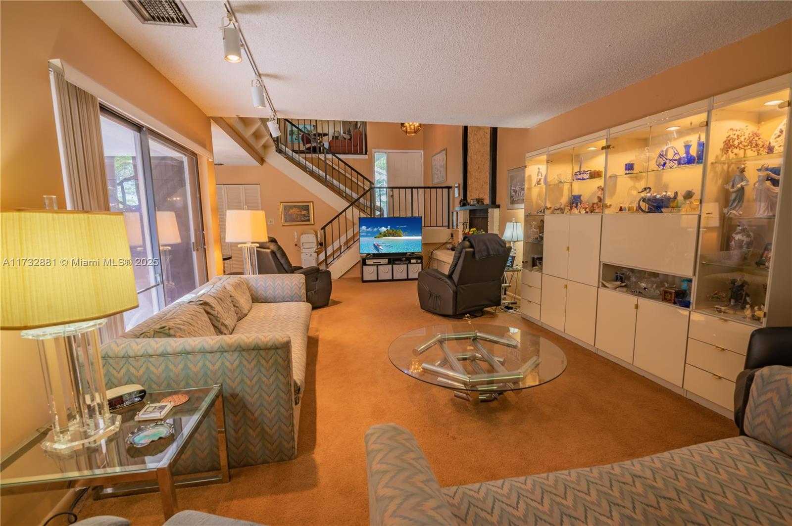 Small Image of 36 EASTMONT RD, Hollywood Number 8