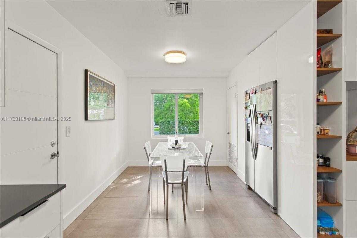 Small Image of 6610 SANTONA ST, Coral Gables Number 13