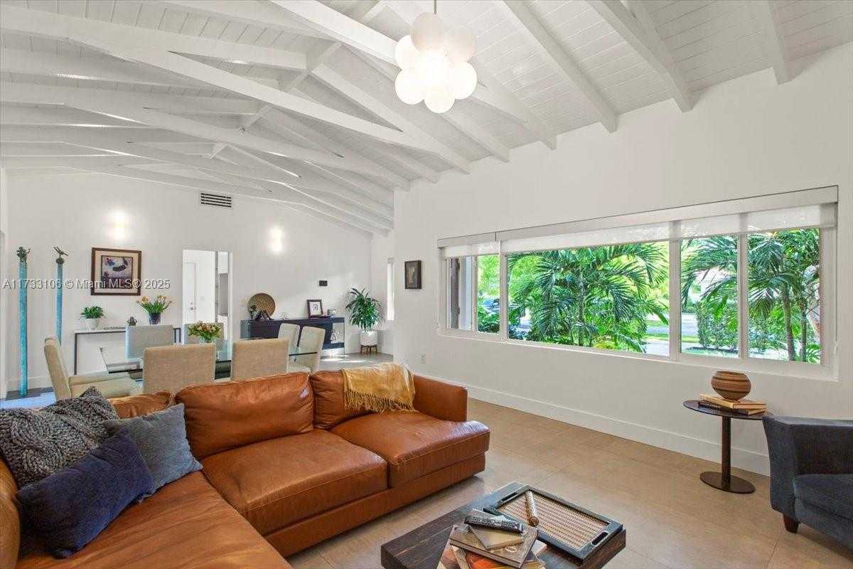 Small Image of 6610 SANTONA ST, Coral Gables Number 15