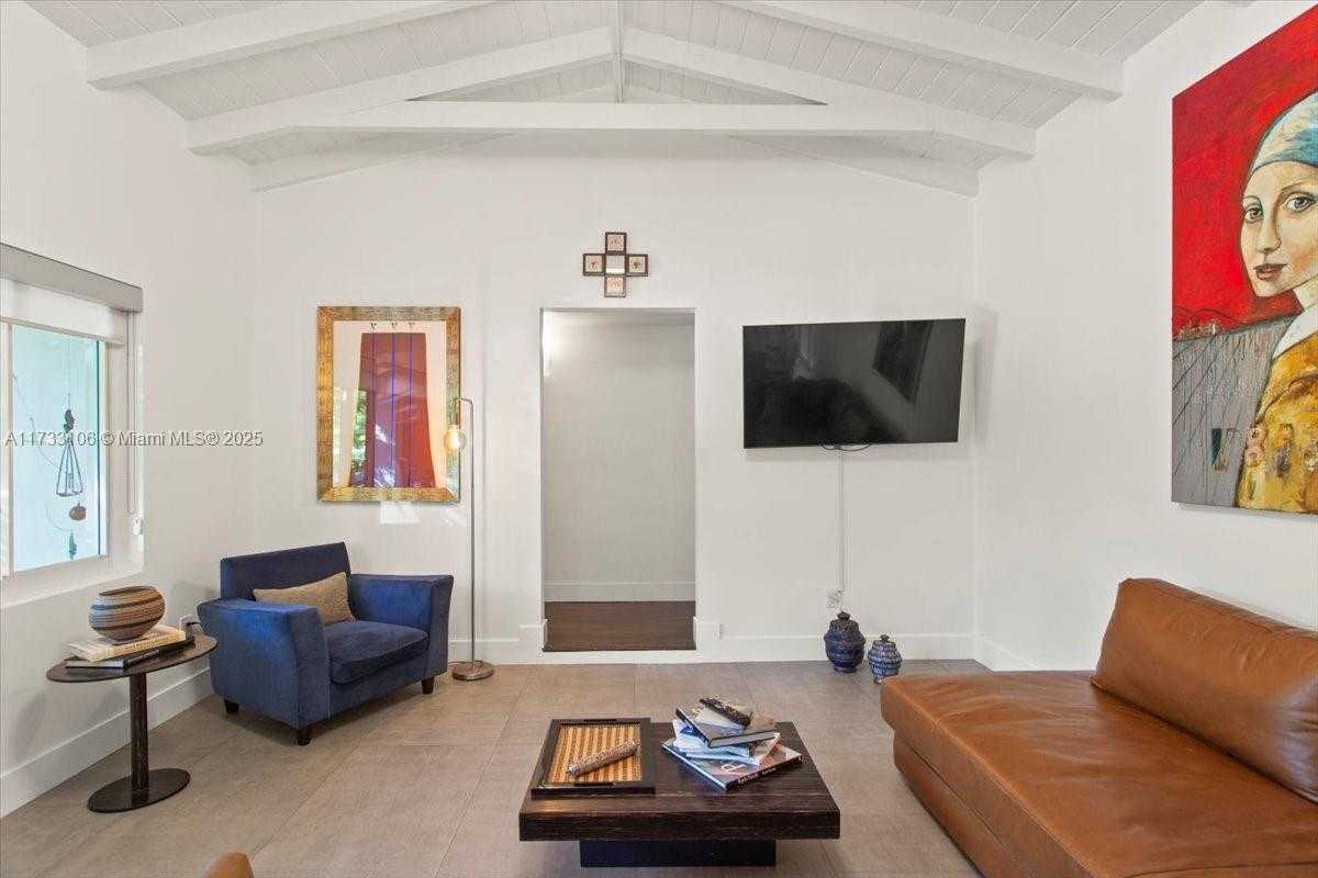 Small Image of 6610 SANTONA ST, Coral Gables Number 16