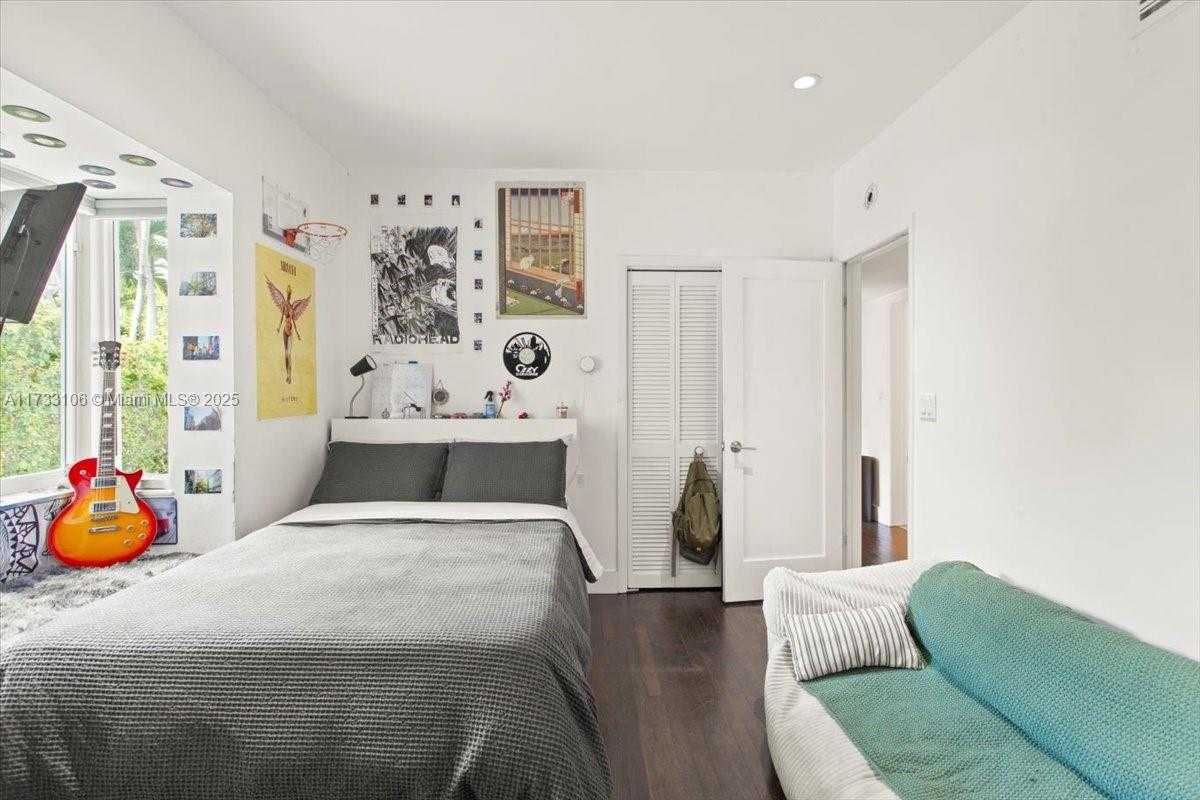 Small Image of 6610 SANTONA ST, Coral Gables Number 17