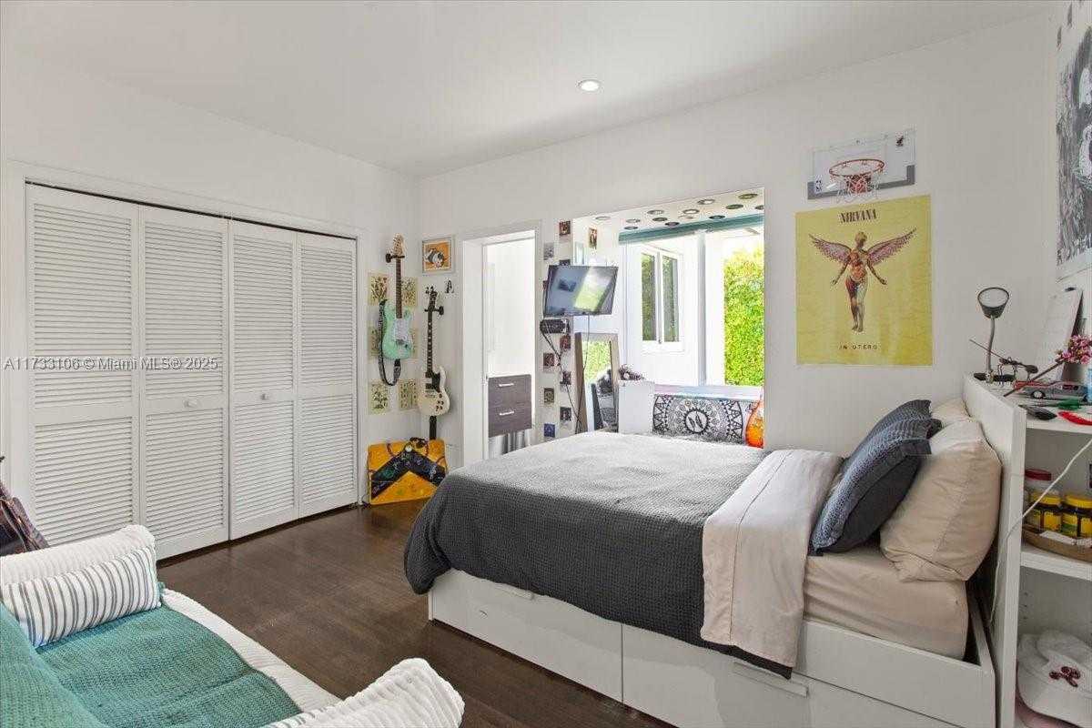 Small Image of 6610 SANTONA ST, Coral Gables Number 18