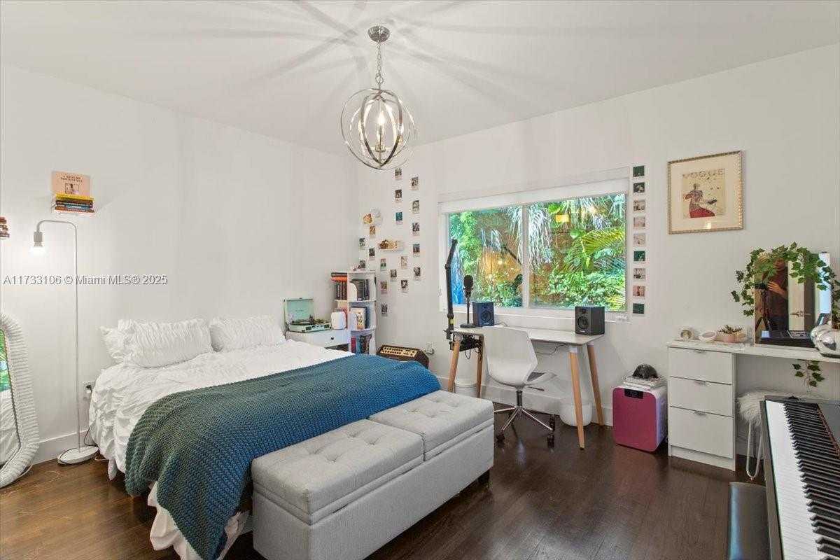 Small Image of 6610 SANTONA ST, Coral Gables Number 20