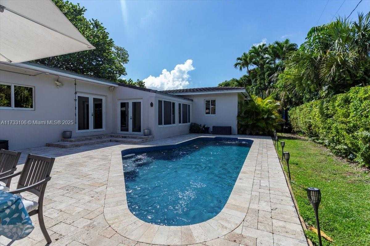 Small Image of 6610 SANTONA ST, Coral Gables Number 25