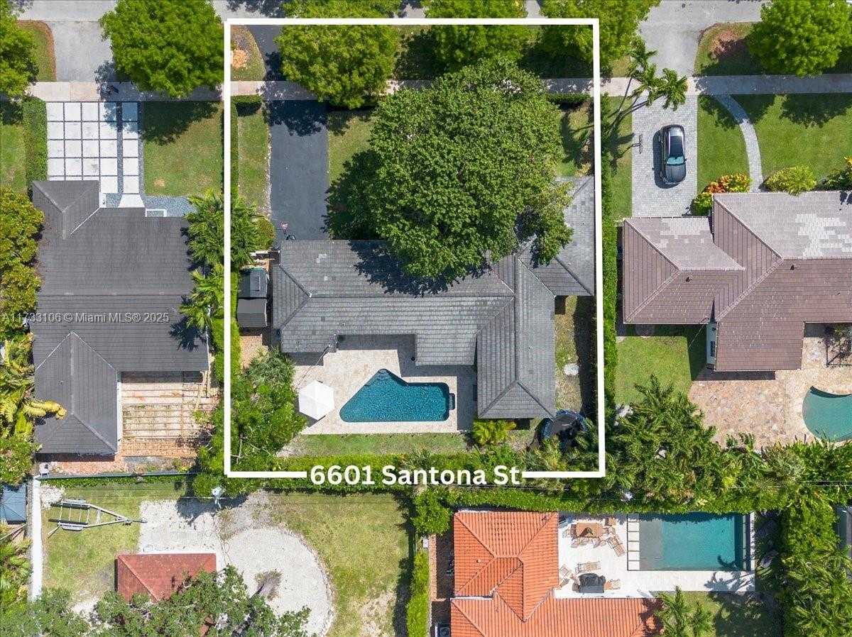 Small Image of 6610 SANTONA ST, Coral Gables Number 31