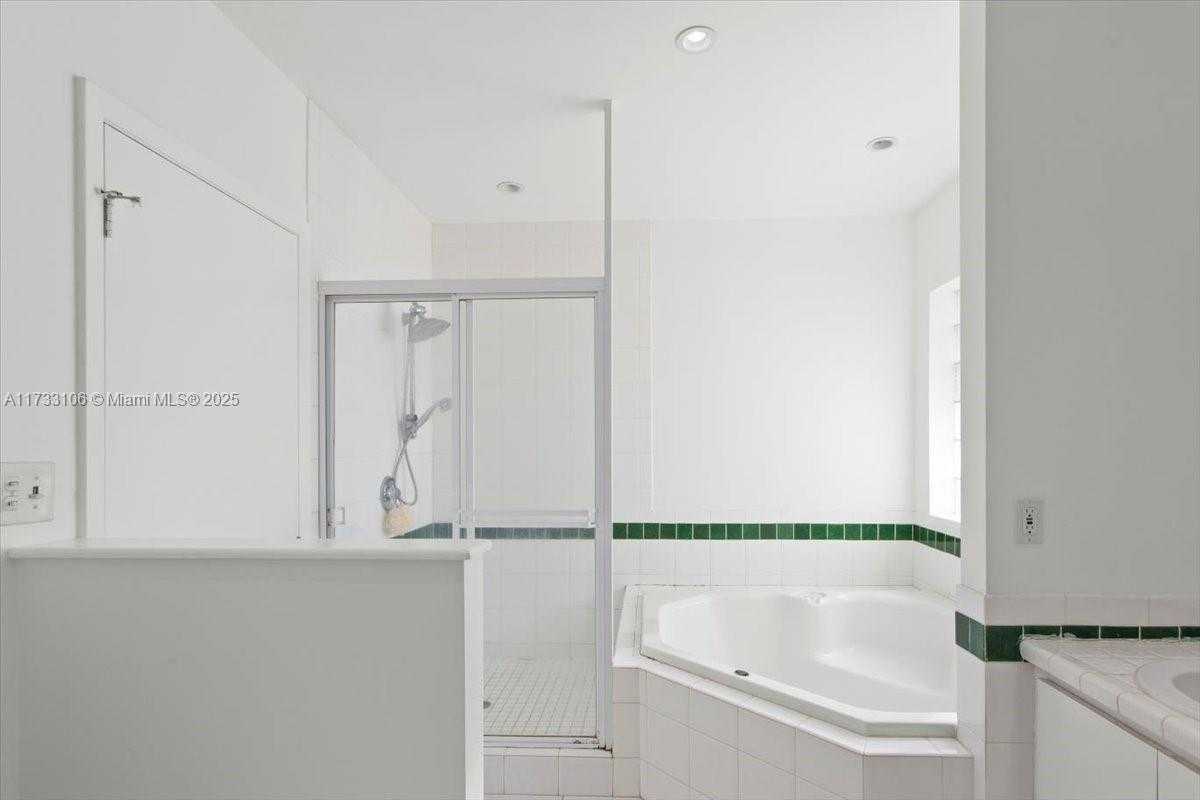 Small Image of 6610 SANTONA ST, Coral Gables Number 7
