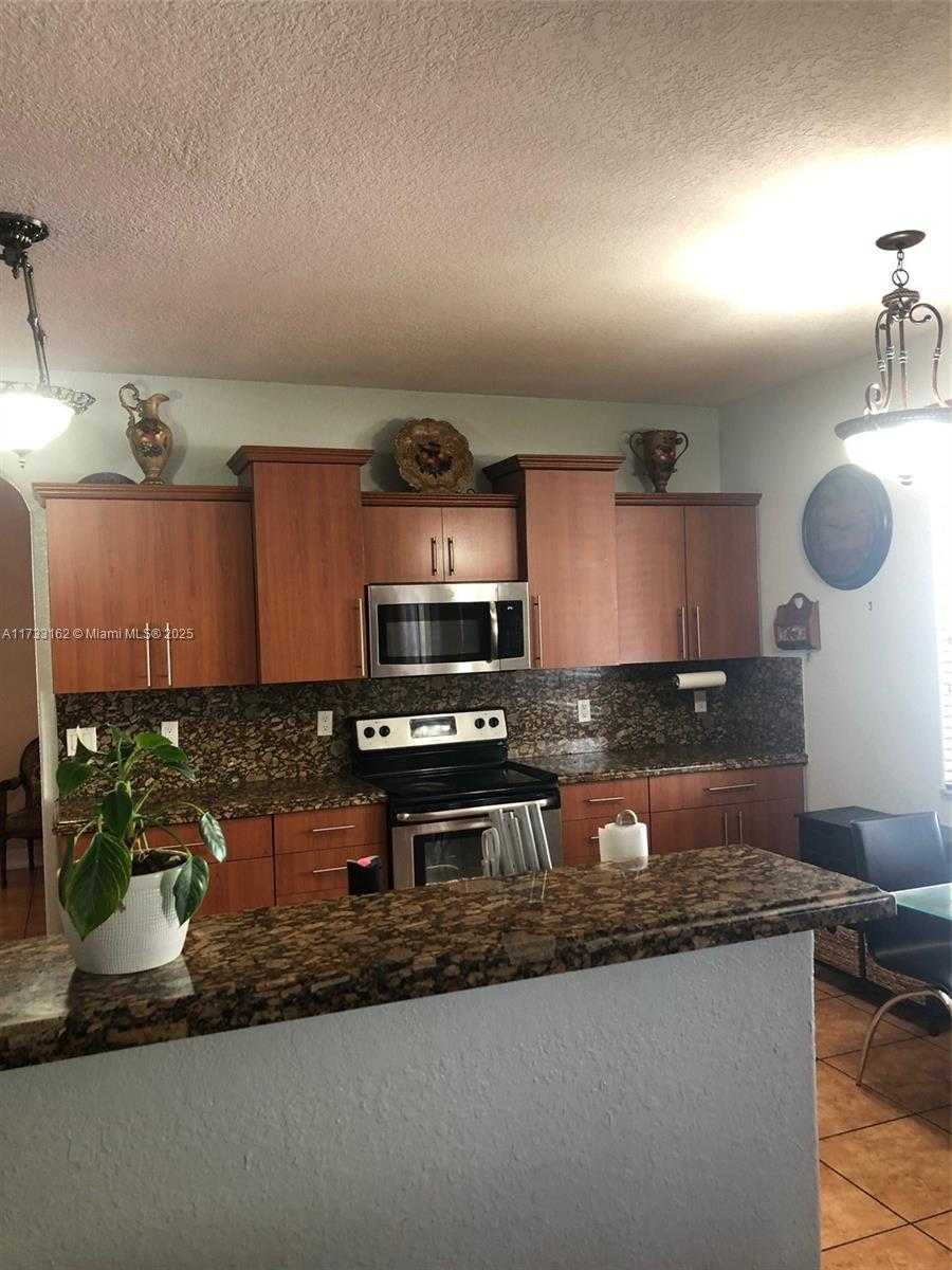 Small Image of 8767 NORTH WEST 139TH TER, Miami Lakes Number 10