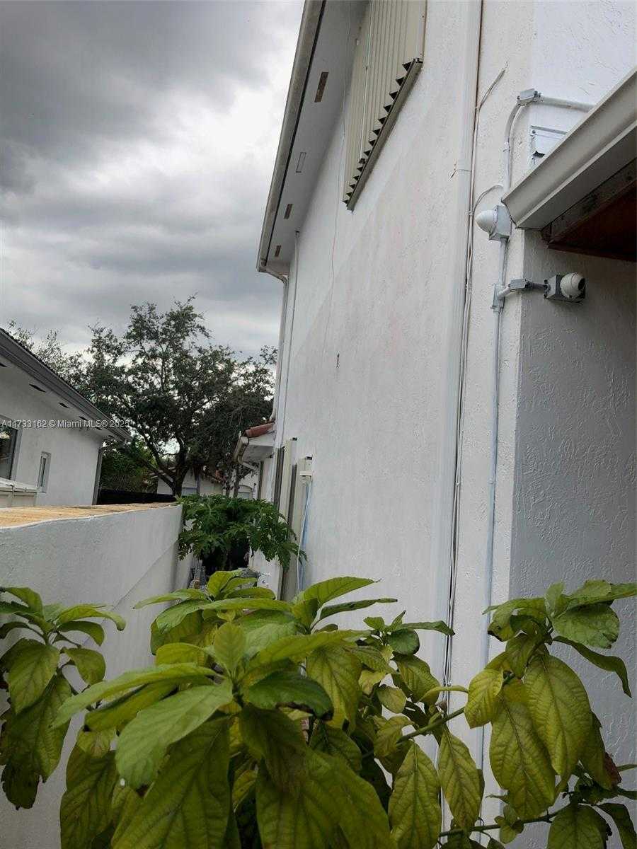 Small Image of 8767 NORTH WEST 139TH TER, Miami Lakes Number 4