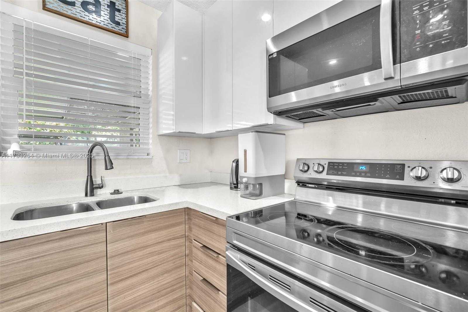 Small Image of 1633 NORTH EAST 51ST CT, Pompano Beach Number 13