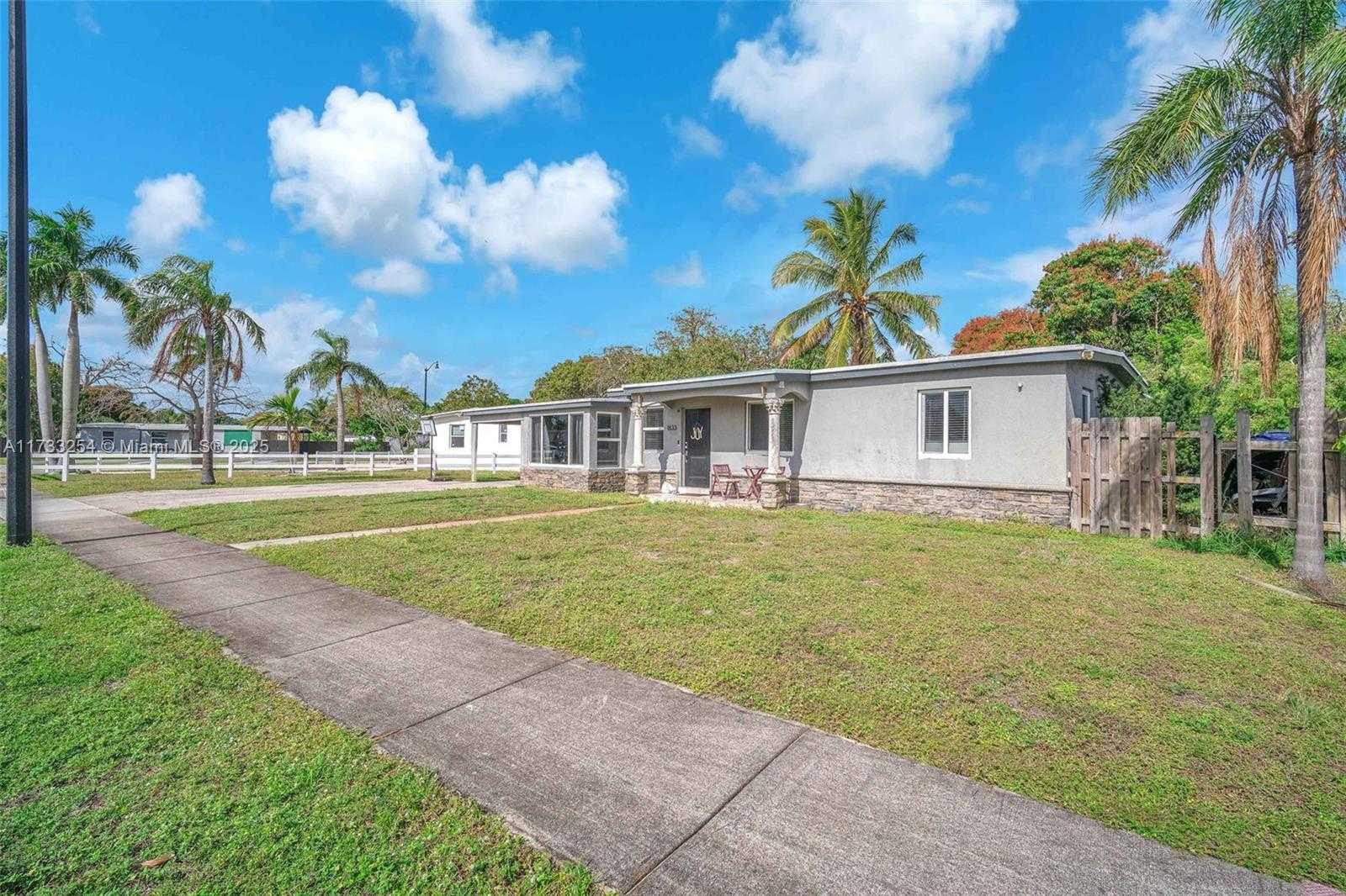 Small Image of 1633 NORTH EAST 51ST CT, Pompano Beach Number 2
