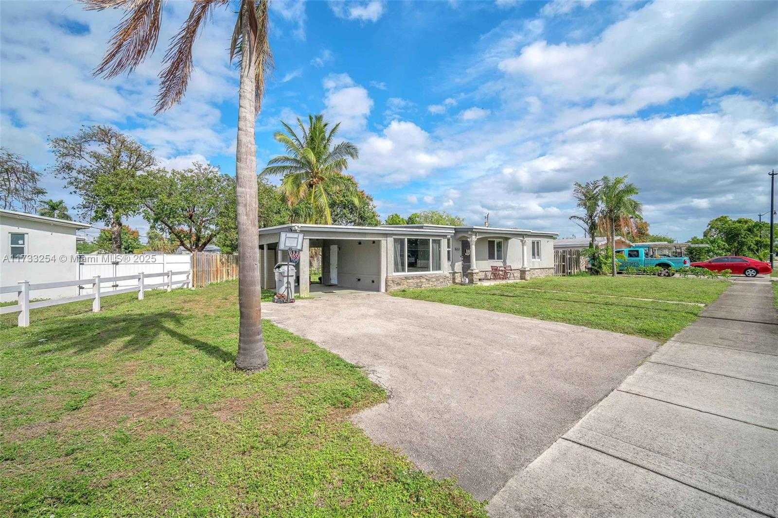 Small Image of 1633 NORTH EAST 51ST CT, Pompano Beach Number 3