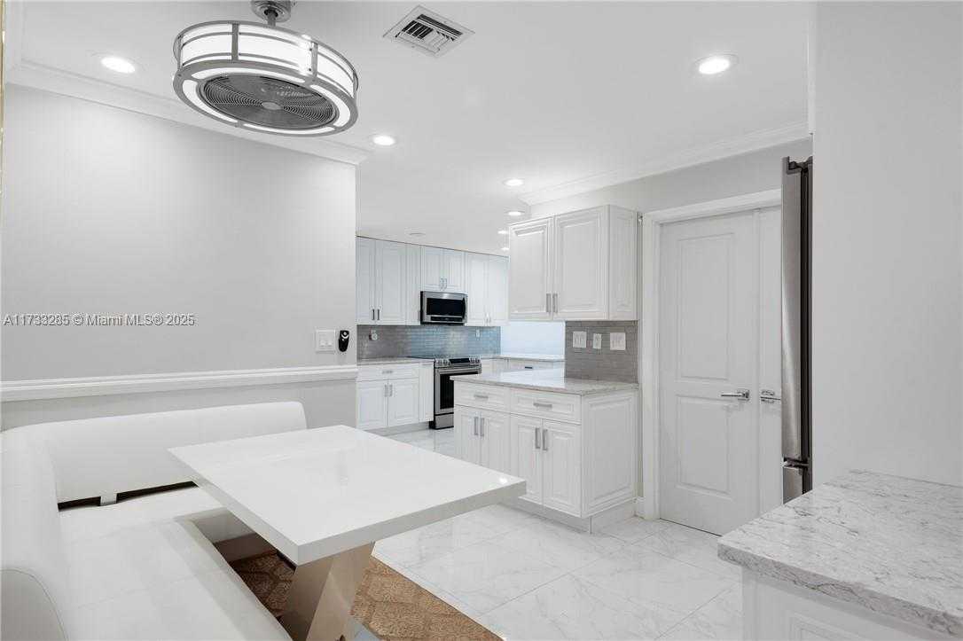 Small Image of 9106 NORTH WEST 72ND CT, Tamarac Number 14