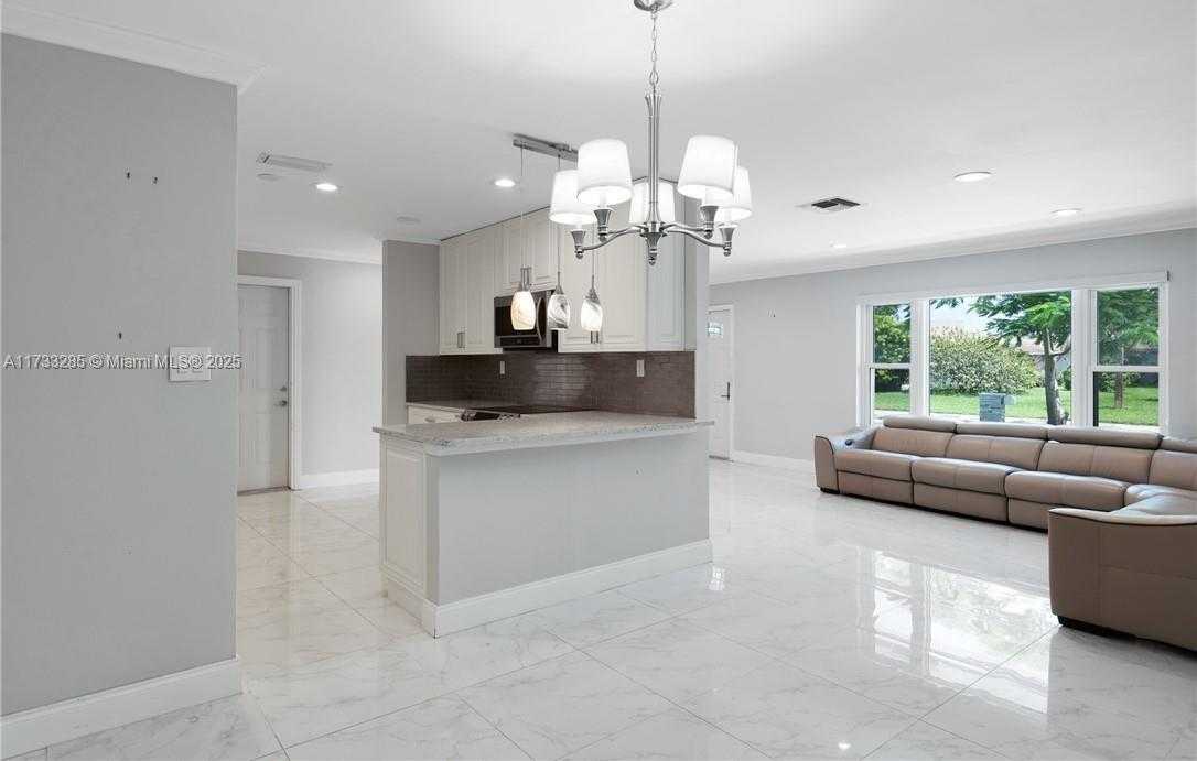 Small Image of 9106 NORTH WEST 72ND CT, Tamarac Number 15