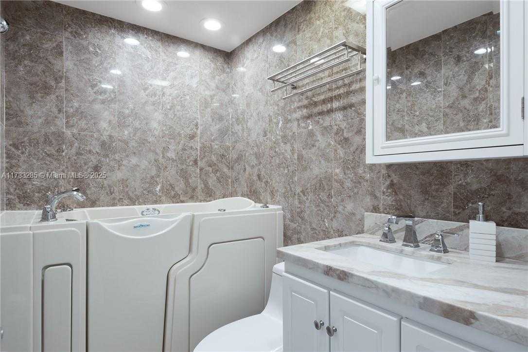 Small Image of 9106 NORTH WEST 72ND CT, Tamarac Number 25