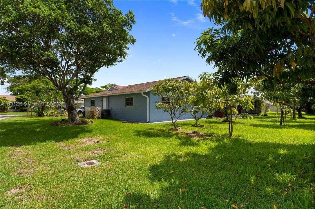 Small Image of 9106 NORTH WEST 72ND CT, Tamarac Number 33