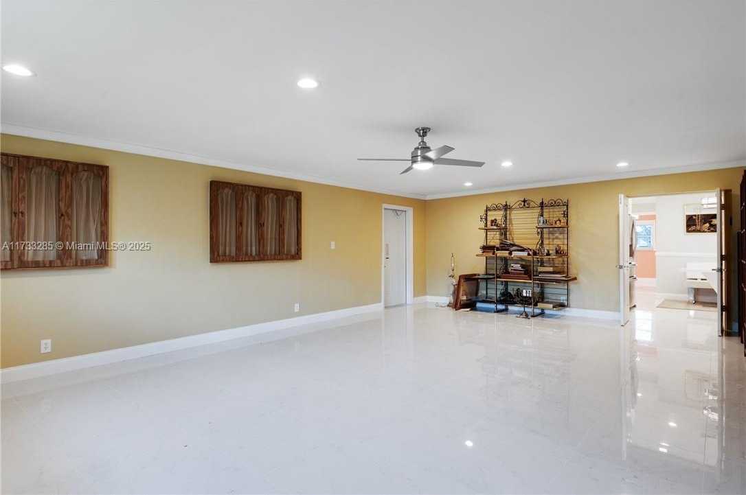 Small Image of 9106 NORTH WEST 72ND CT, Tamarac Number 5