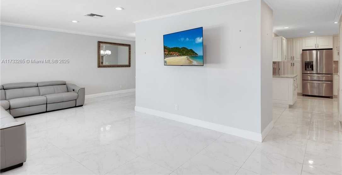 Small Image of 9106 NORTH WEST 72ND CT, Tamarac Number 7