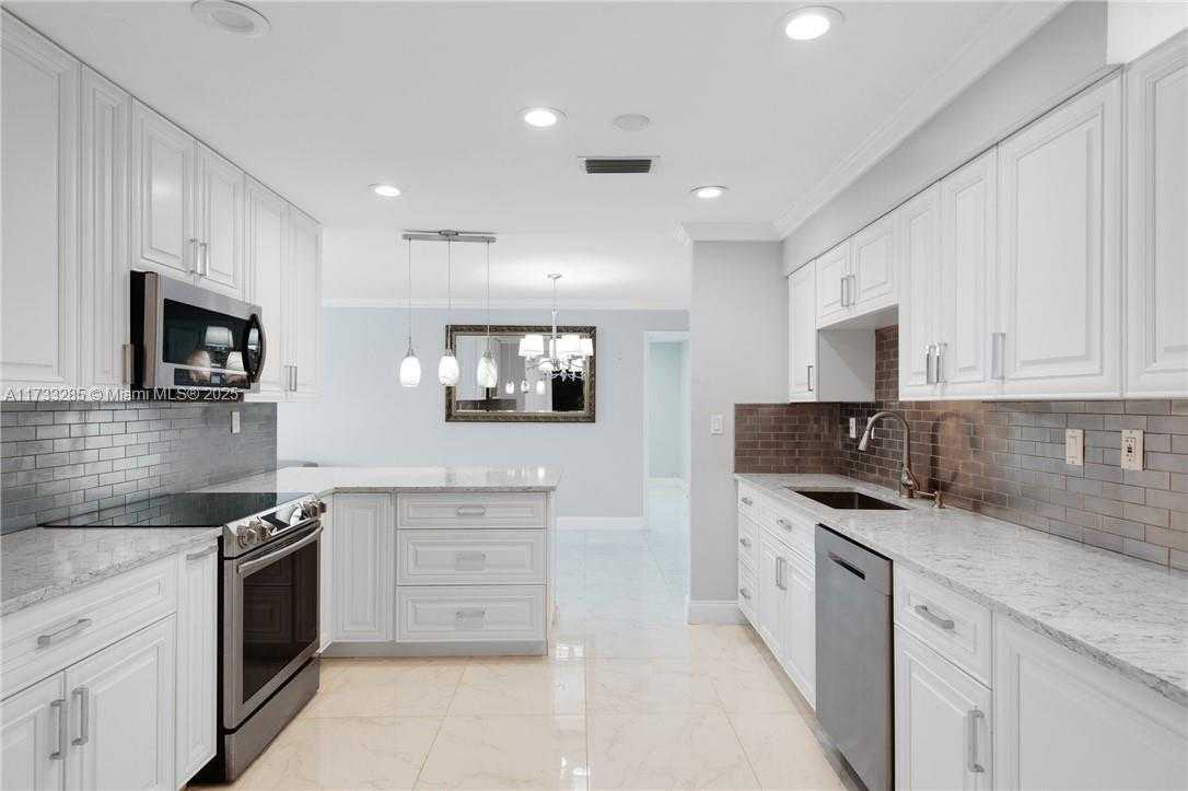 Small Image of 9106 NORTH WEST 72ND CT, Tamarac Number 9