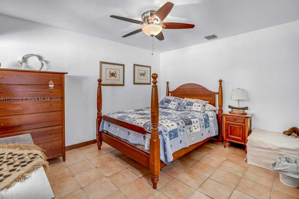 Small Image of 6000 CHAPMAN FIELD DR, Pinecrest Number 30