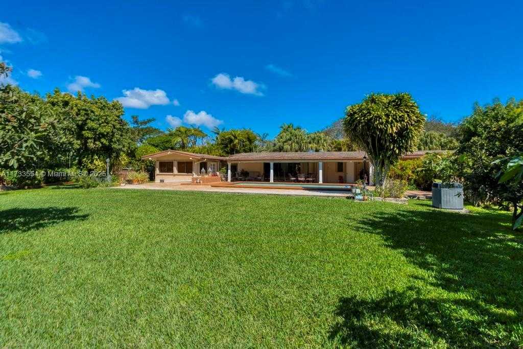 Small Image of 6000 CHAPMAN FIELD DR, Pinecrest Number 42