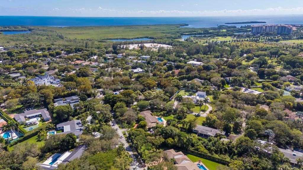 Small Image of 6000 CHAPMAN FIELD DR, Pinecrest Number 49