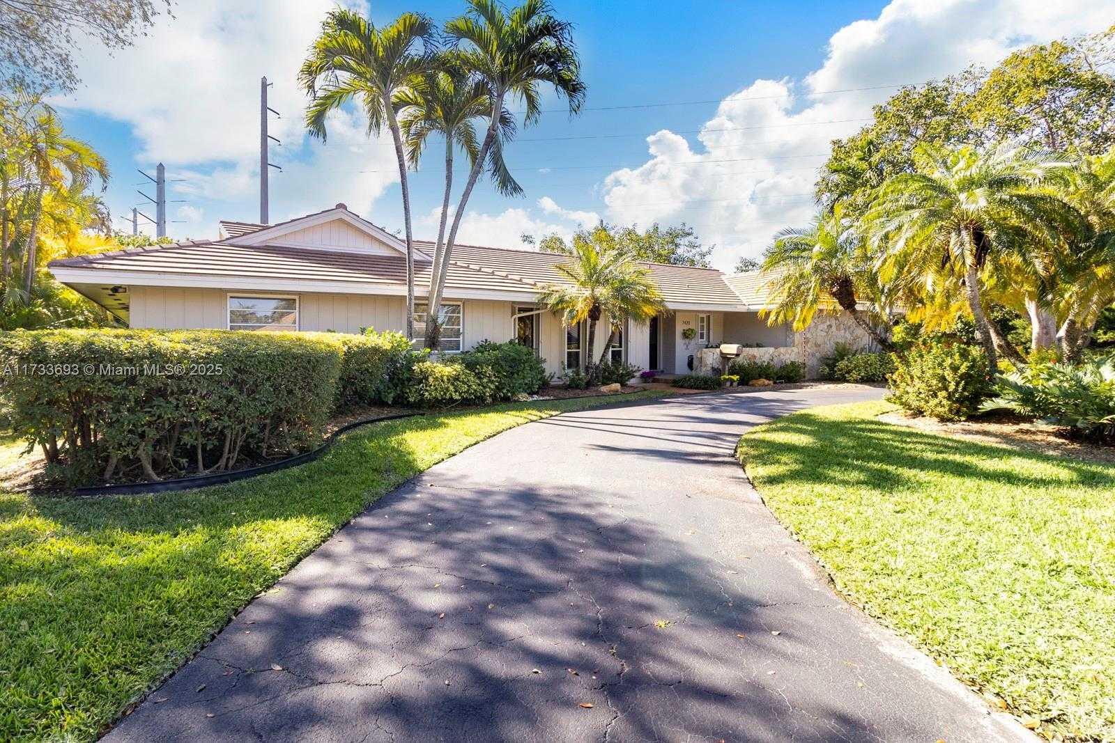Small Image of 7420 SOUTH WEST 145TH TER, Palmetto Bay Number 2