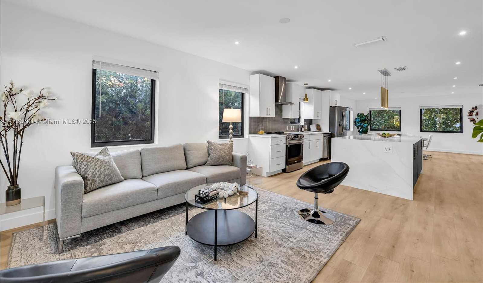 Small Image of 800 NORTH EAST 70TH ST, Miami Number 10