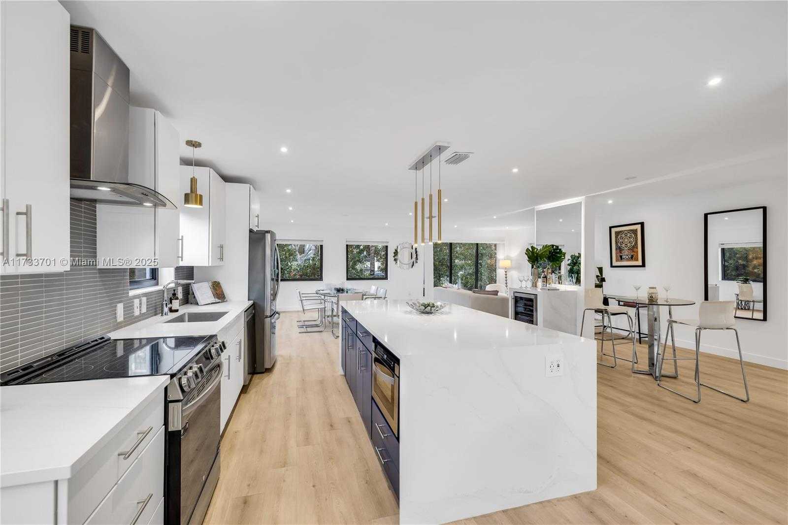 Small Image of 800 NORTH EAST 70TH ST, Miami Number 13