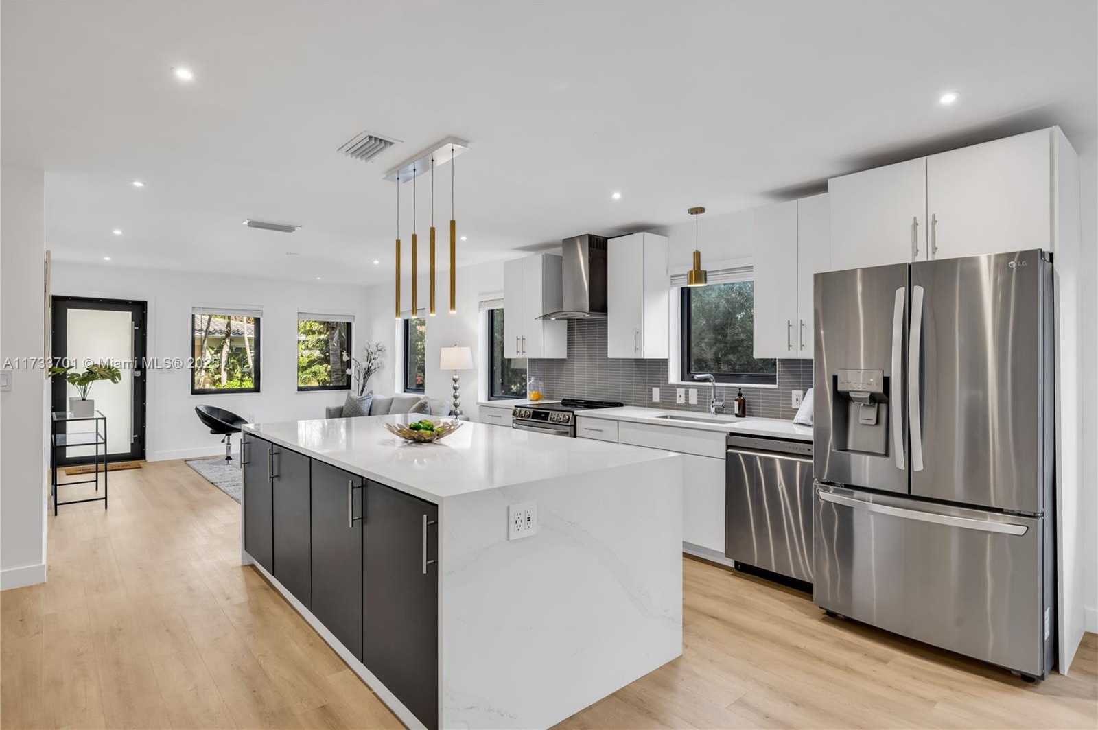 Small Image of 800 NORTH EAST 70TH ST, Miami Number 14