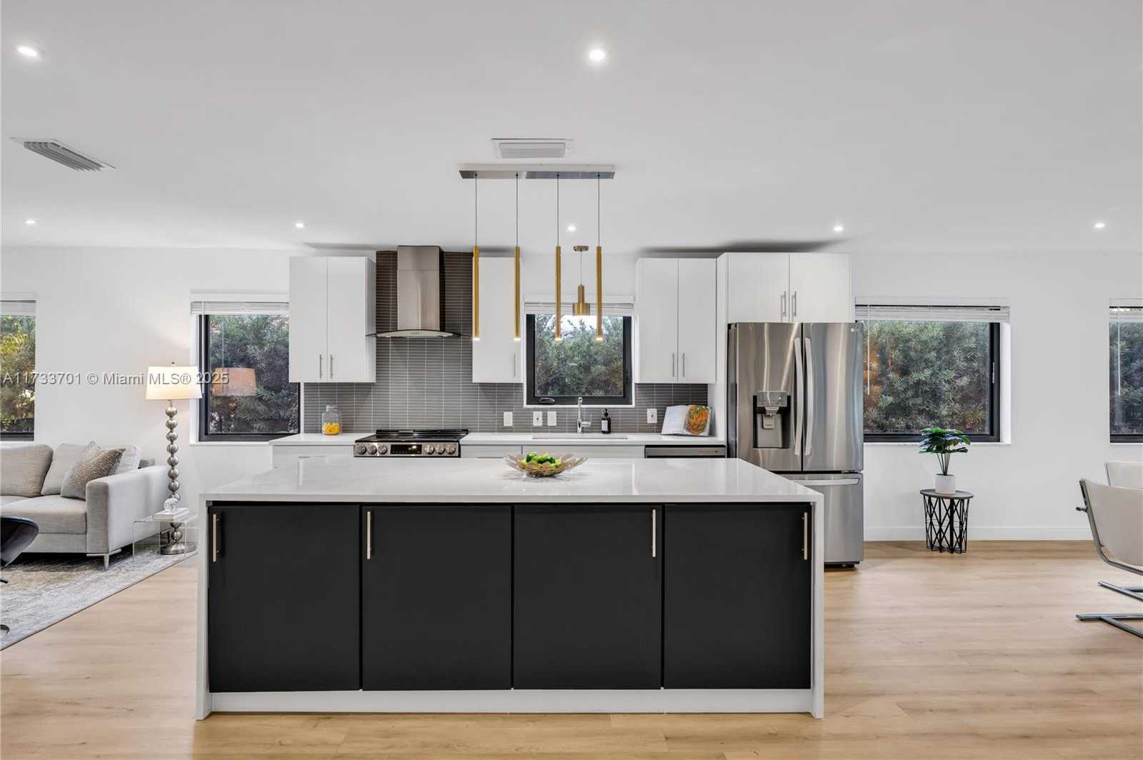 Small Image of 800 NORTH EAST 70TH ST, Miami Number 16