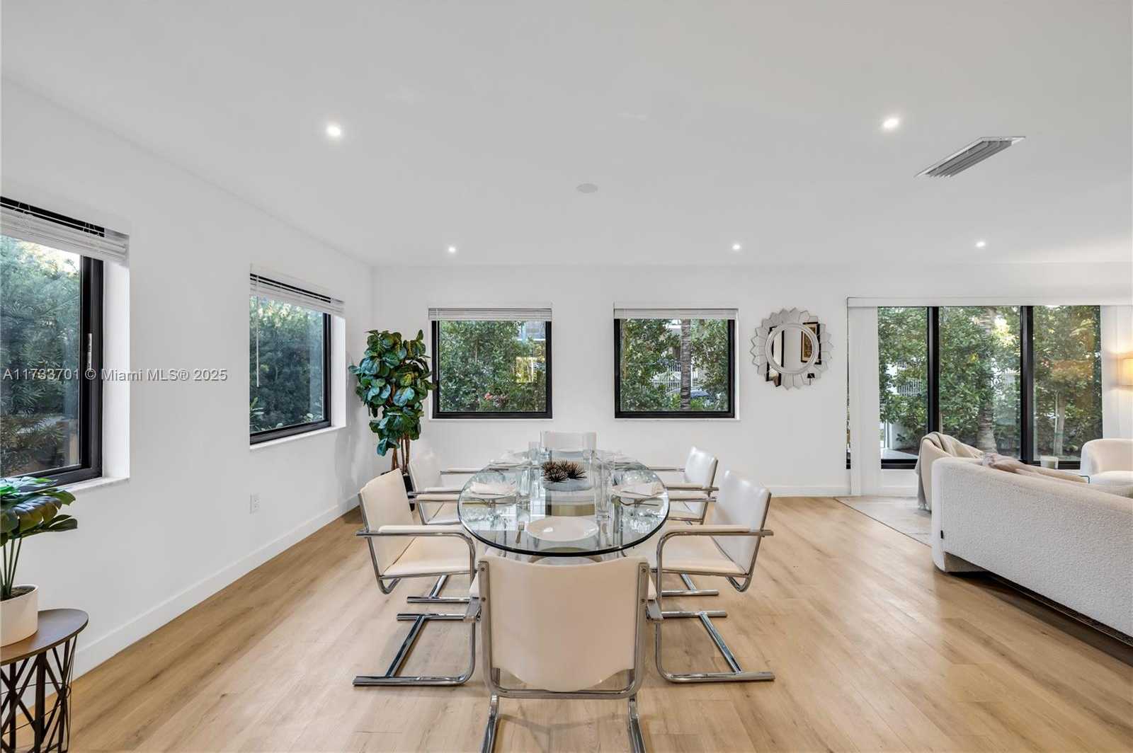 Small Image of 800 NORTH EAST 70TH ST, Miami Number 24