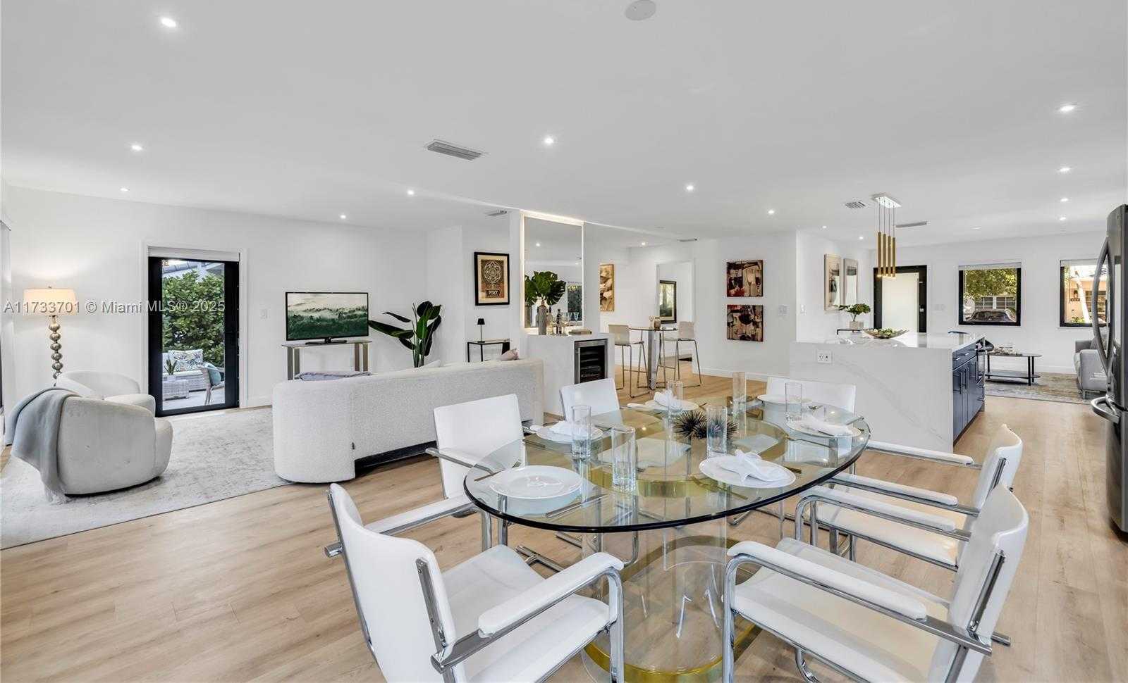 Small Image of 800 NORTH EAST 70TH ST, Miami Number 26