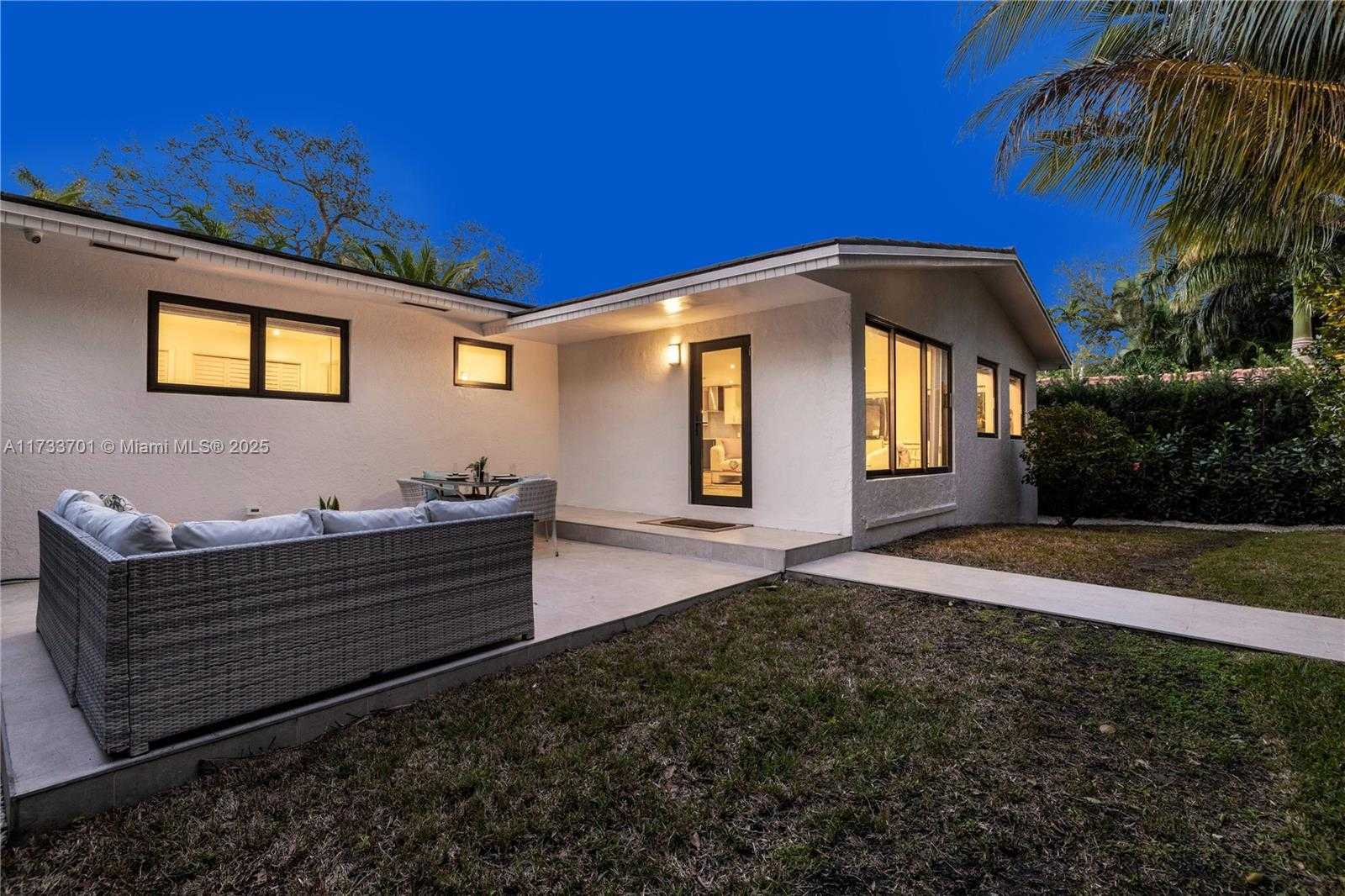Small Image of 800 NORTH EAST 70TH ST, Miami Number 28