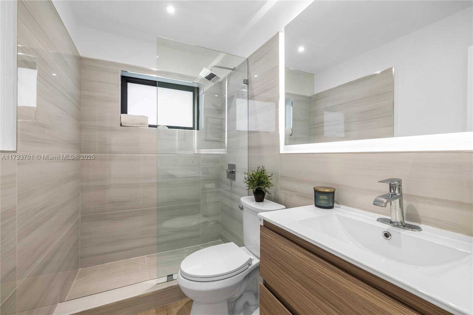 Small Image of 800 NORTH EAST 70TH ST, Miami Number 32