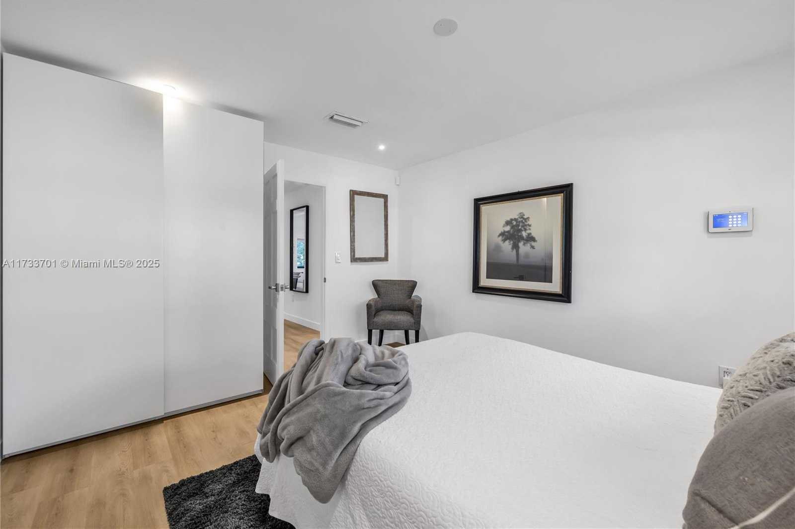 Small Image of 800 NORTH EAST 70TH ST, Miami Number 35