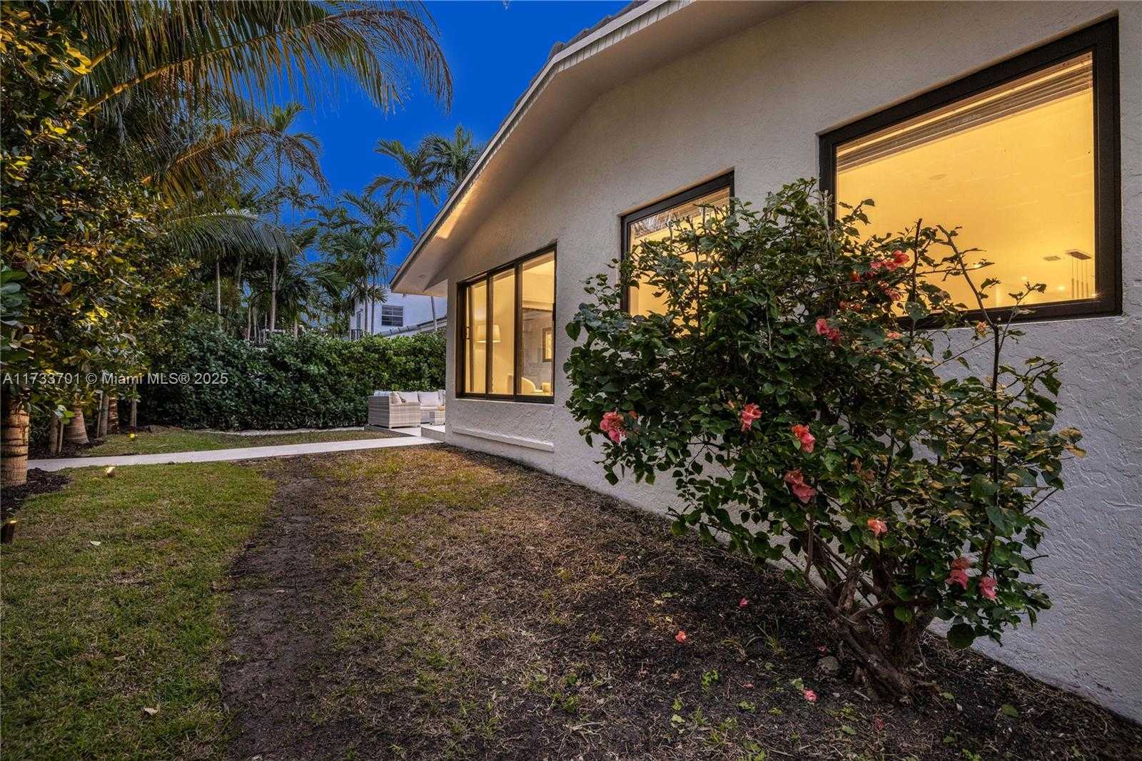 Small Image of 800 NORTH EAST 70TH ST, Miami Number 39