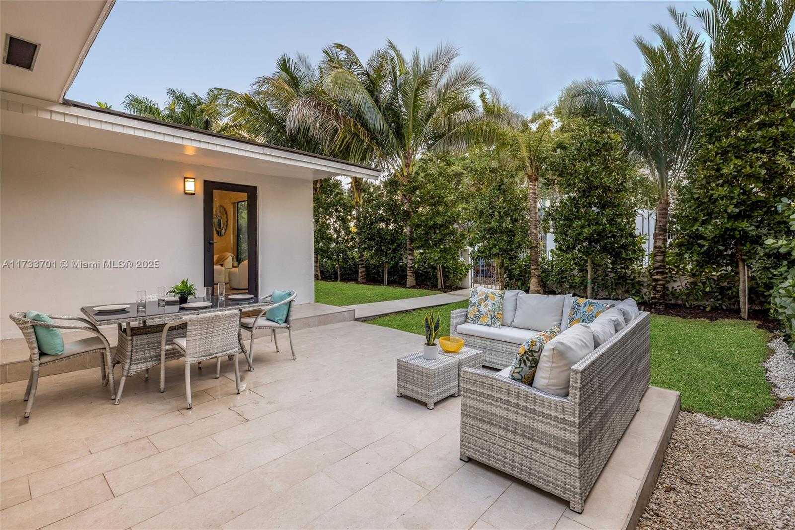 Small Image of 800 NORTH EAST 70TH ST, Miami Number 40
