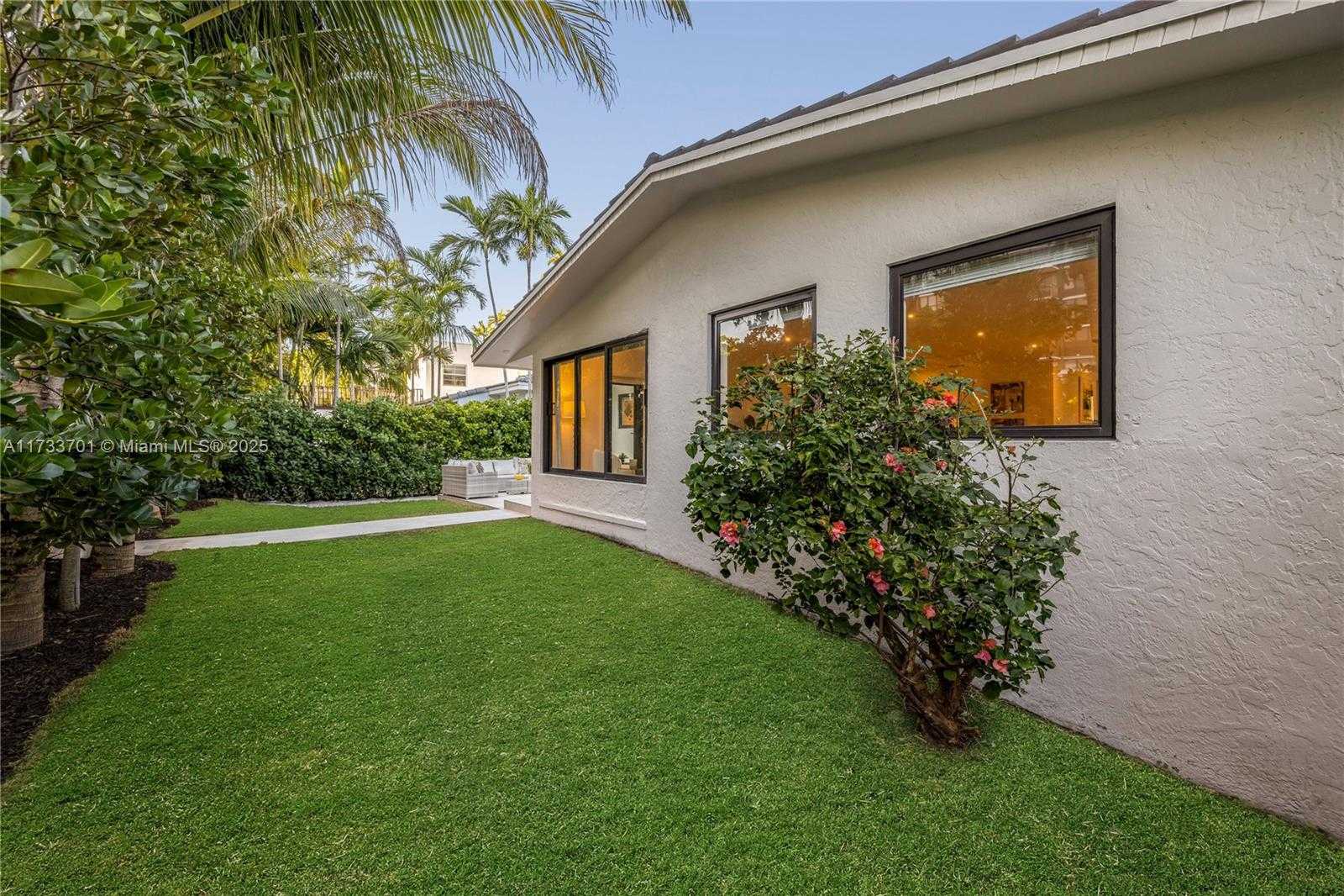 Small Image of 800 NORTH EAST 70TH ST, Miami Number 42