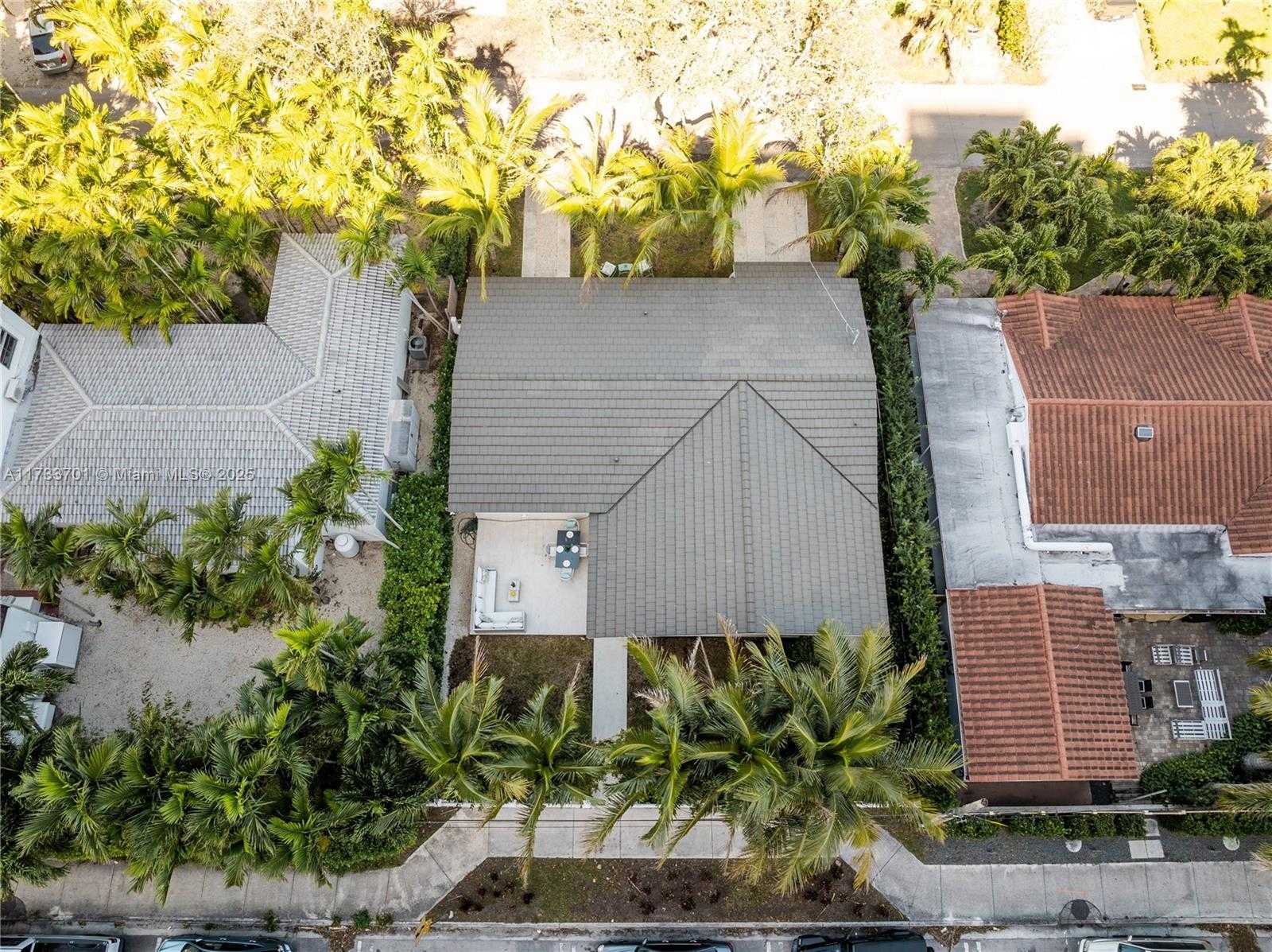 Small Image of 800 NORTH EAST 70TH ST, Miami Number 43