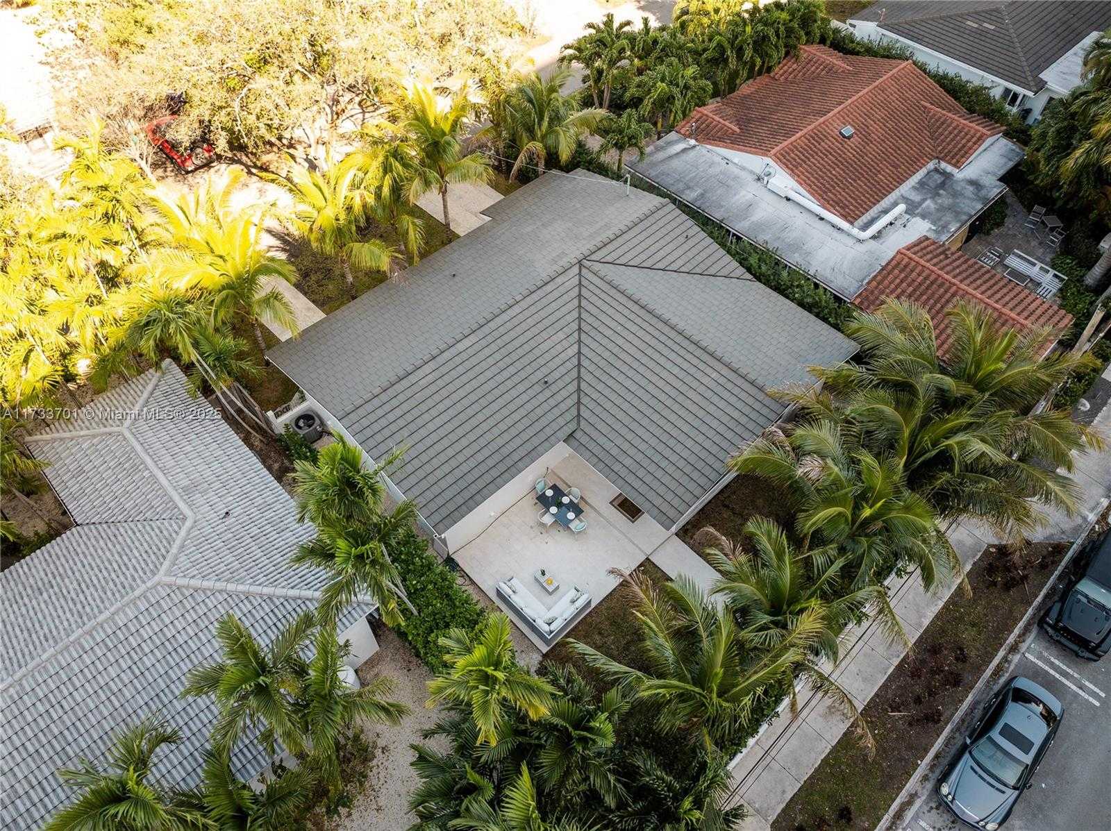 Small Image of 800 NORTH EAST 70TH ST, Miami Number 44