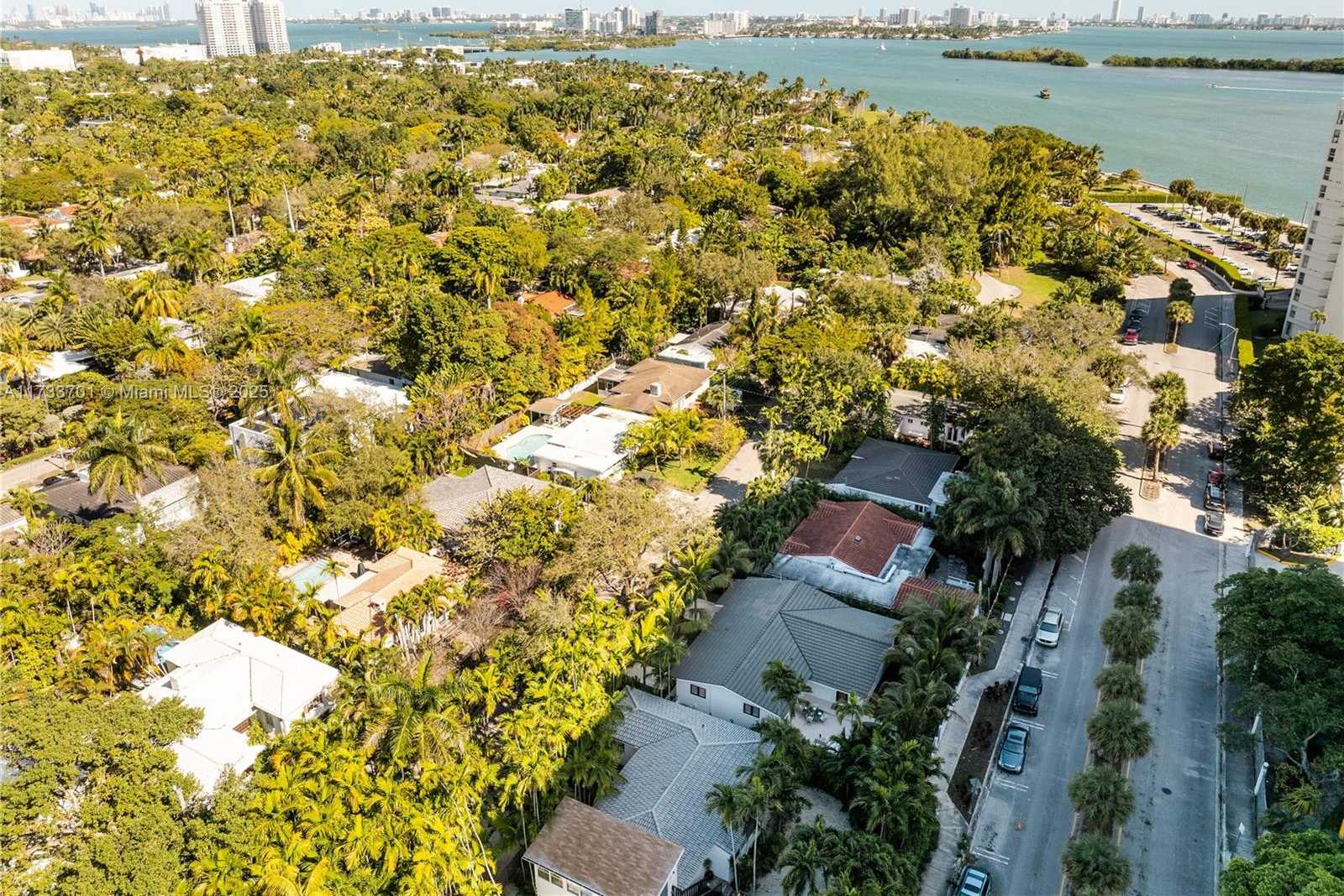Small Image of 800 NORTH EAST 70TH ST, Miami Number 45