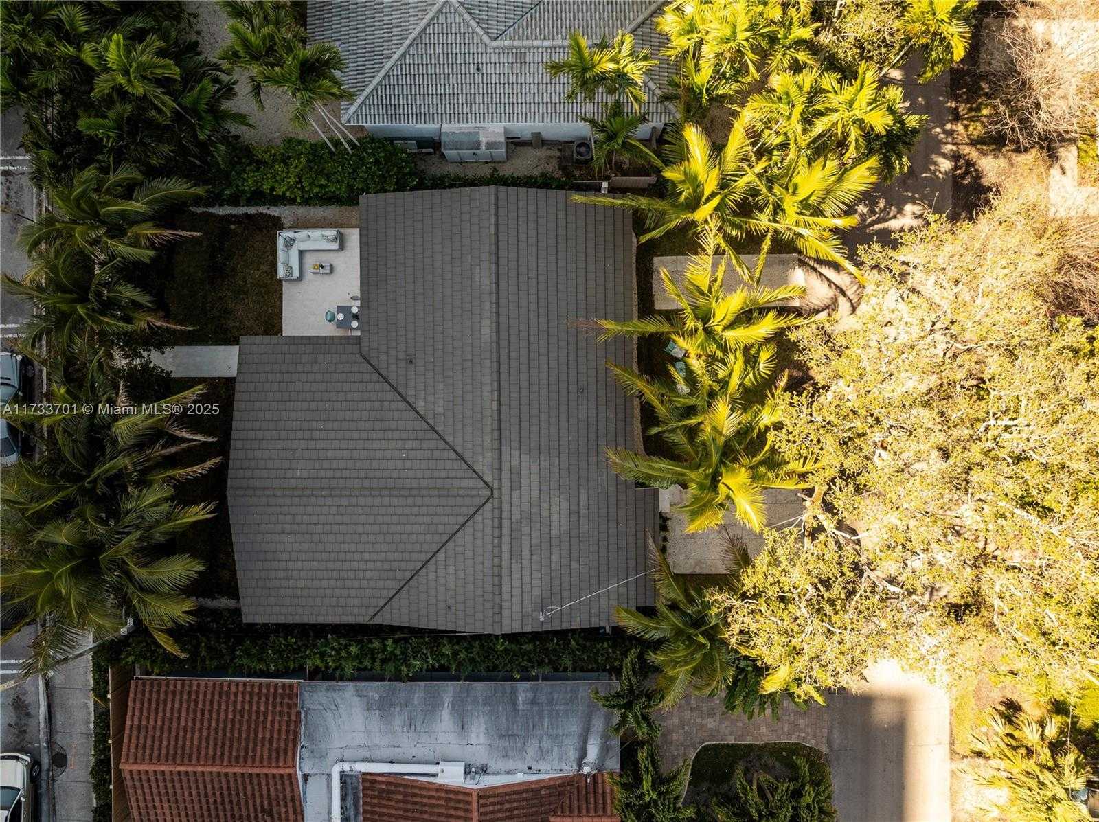Small Image of 800 NORTH EAST 70TH ST, Miami Number 51